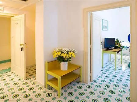 Anna Aparthotel