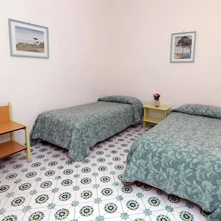 Anna Aparthotel 3*