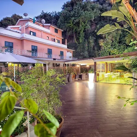 Aparthotel Anna Massa Lubrense